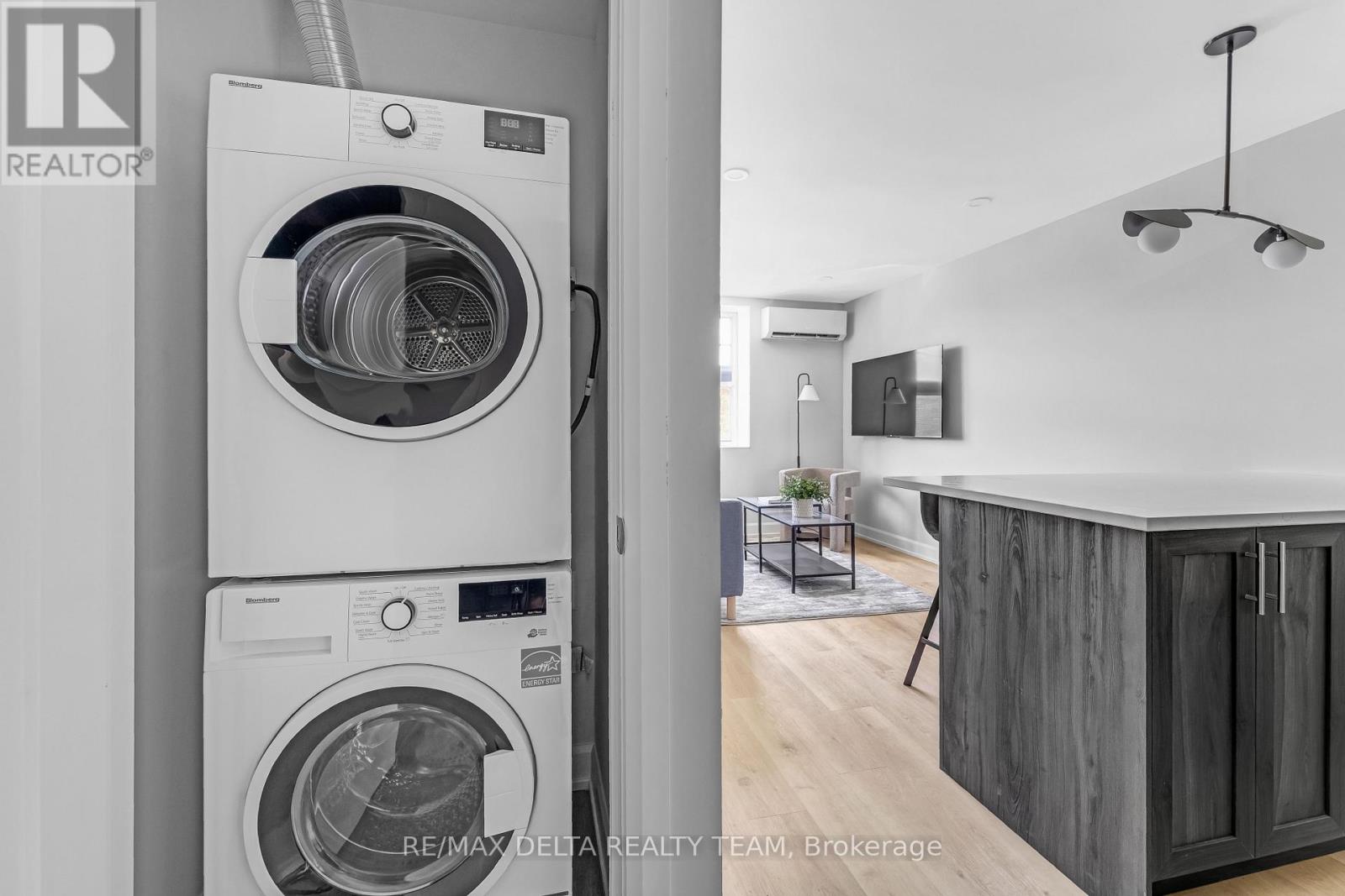 Photo 17 of 206 658 Somerset Street W, Ottawa ON