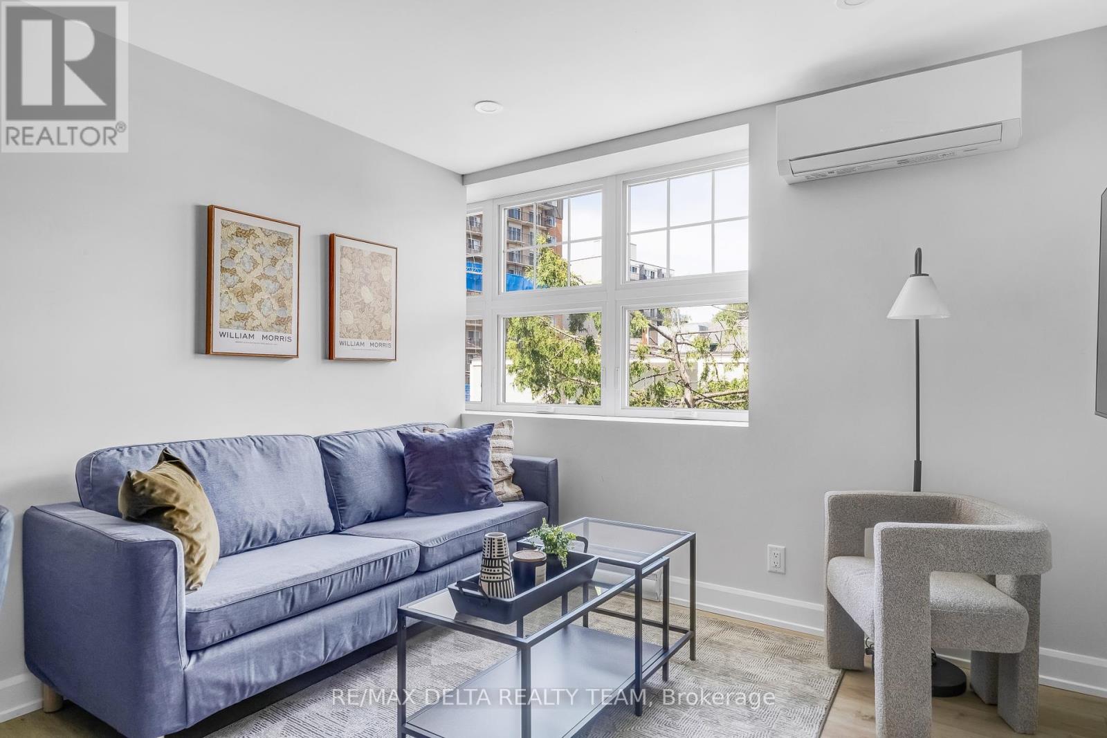 Photo 9 of 206 658 Somerset Street W, Ottawa ON