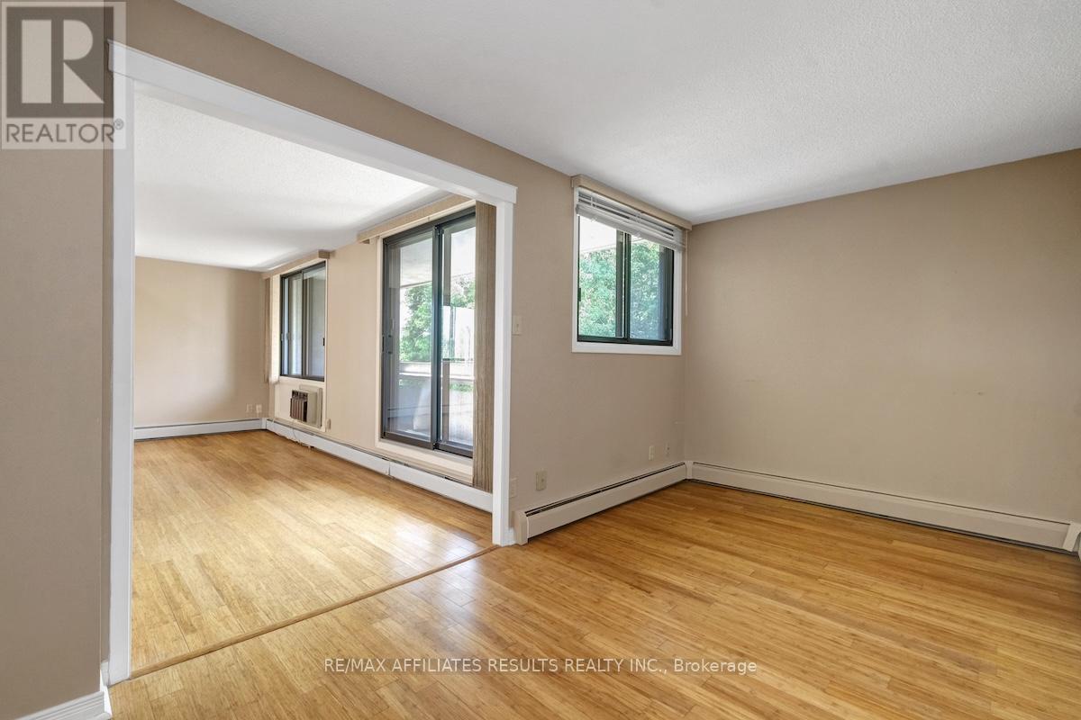 Photo 12 of 304 415 Greenview Avenue, Ottawa ON