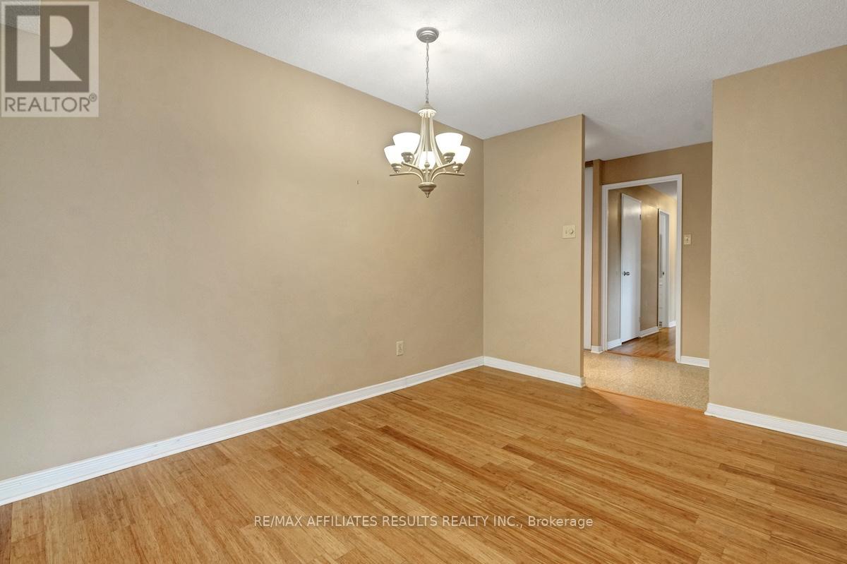 Photo 13 of 304 415 Greenview Avenue, Ottawa ON