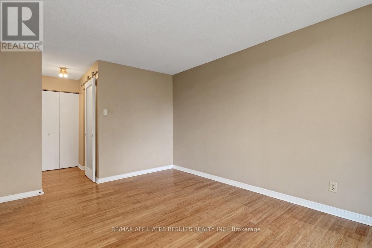 Photo 23 of 304 415 Greenview Avenue, Ottawa ON