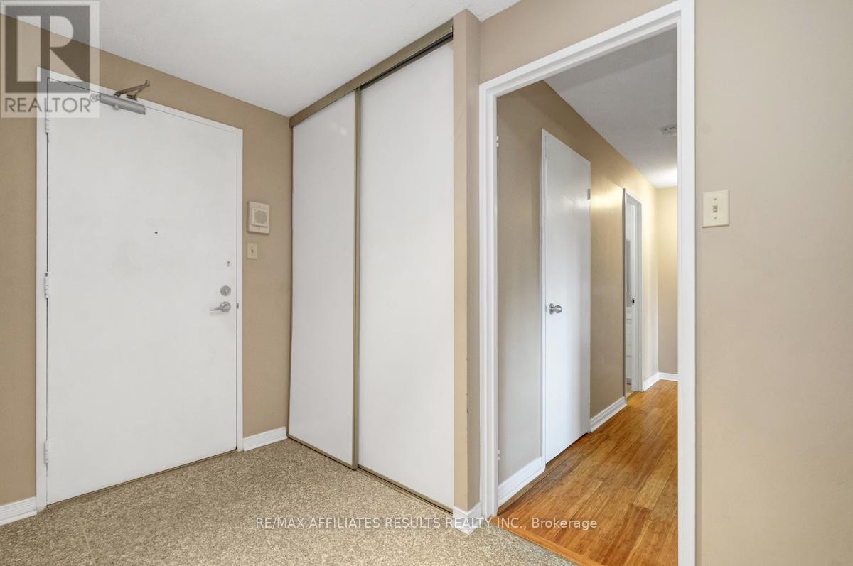 Photo 6 of 304 415 Greenview Avenue, Ottawa ON