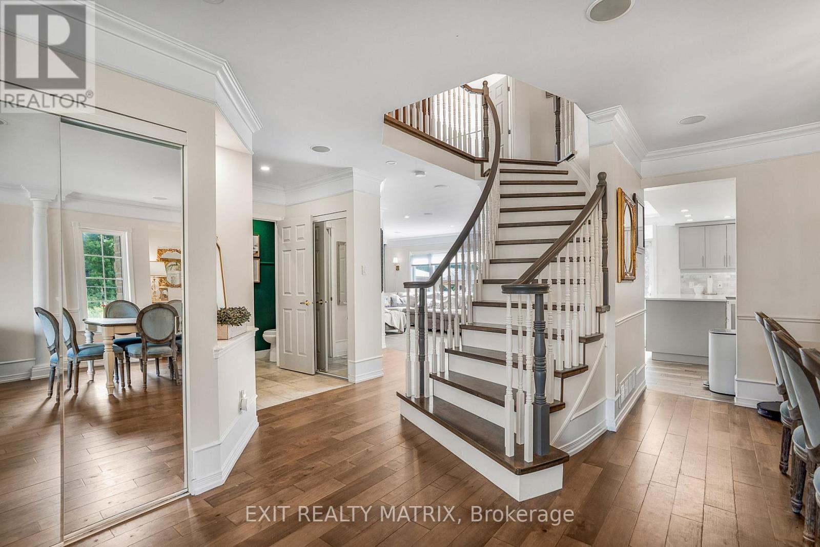 Photo 4 of 116 Lamadeleine Boulevard, Russell ON