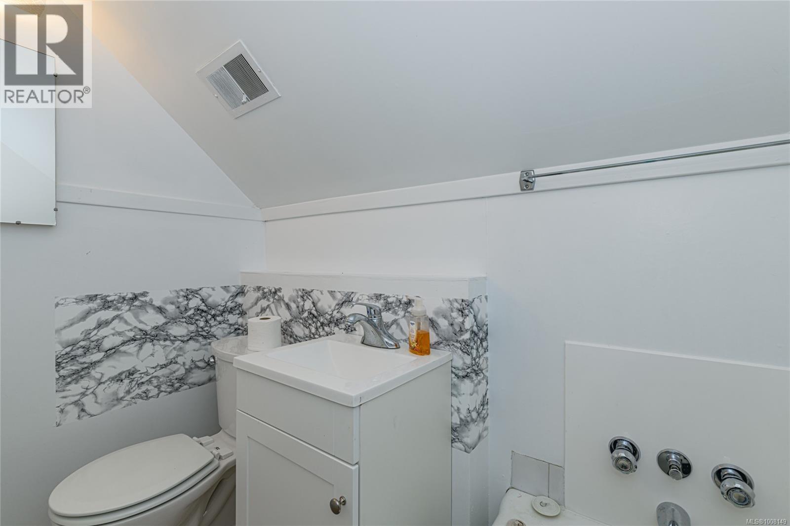 787 Newport Ave, Oak Bay