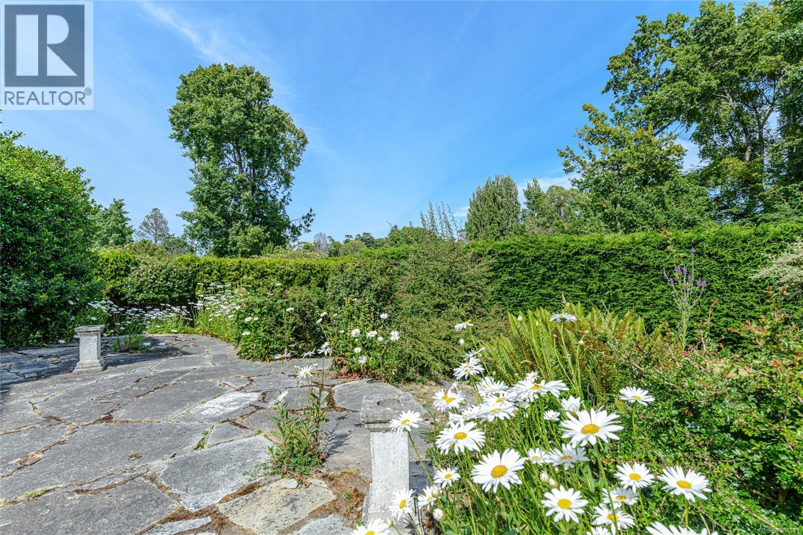 787 Newport Ave, Oak Bay