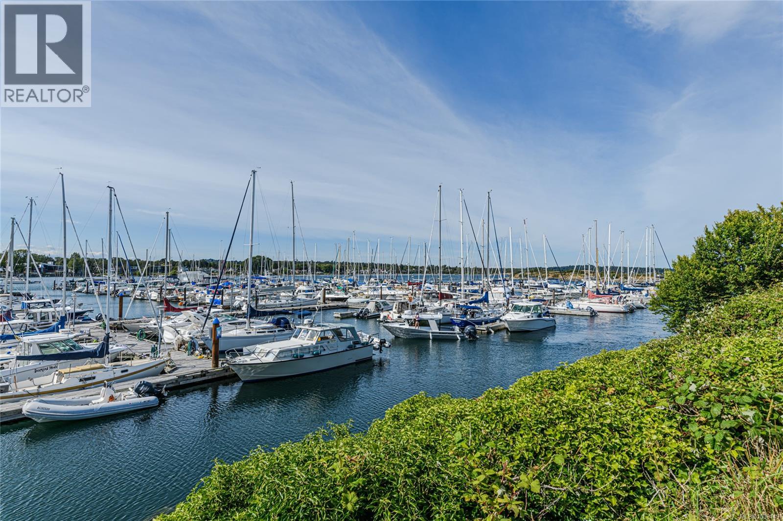 787 Newport Ave, Oak Bay