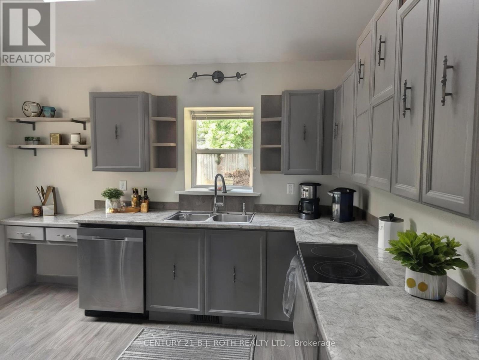 Photo 2 of 304 Delia Street, Orillia ON