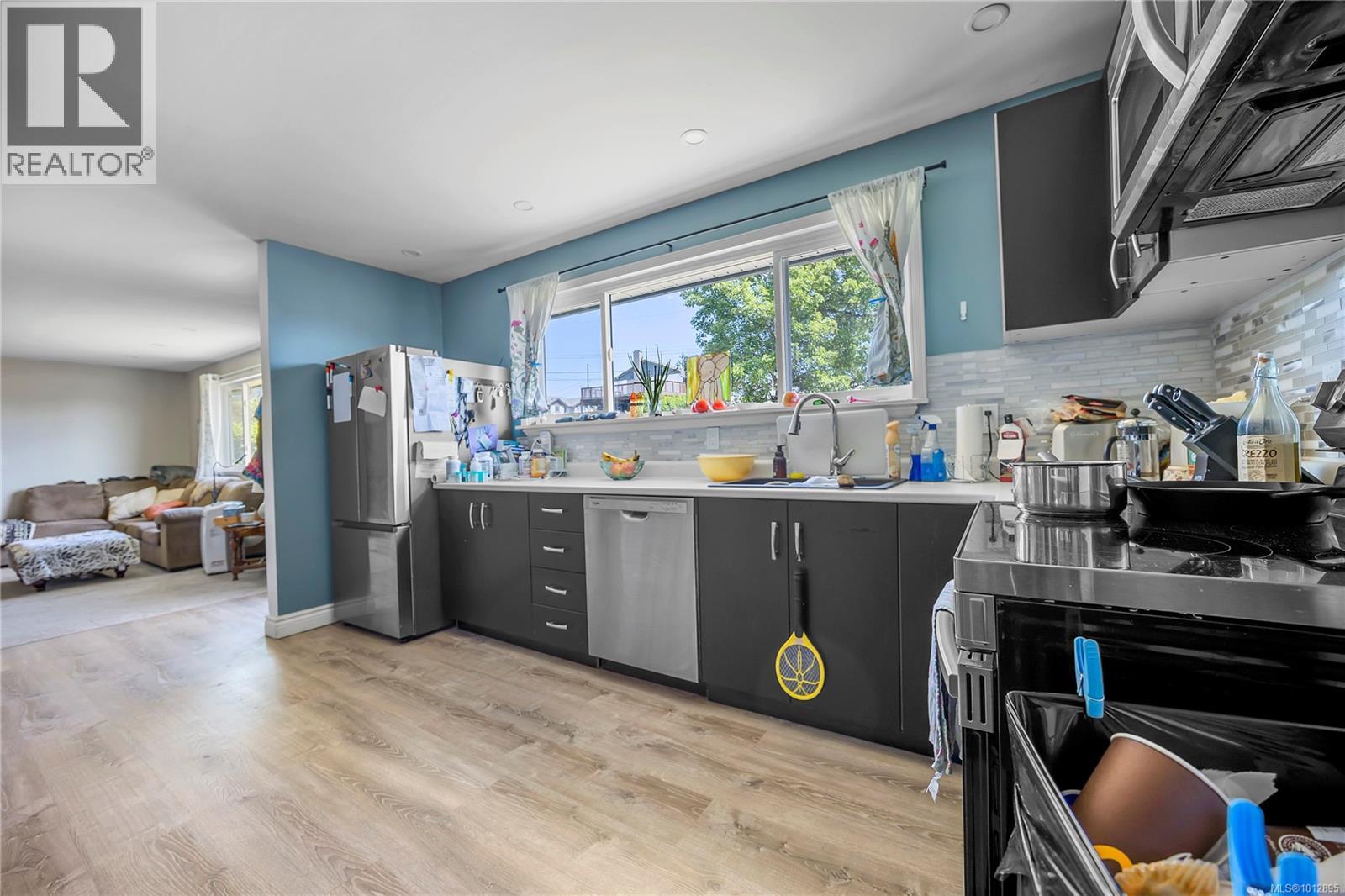 Photo 7 of 2188 Lark Cres, Nanaimo BC