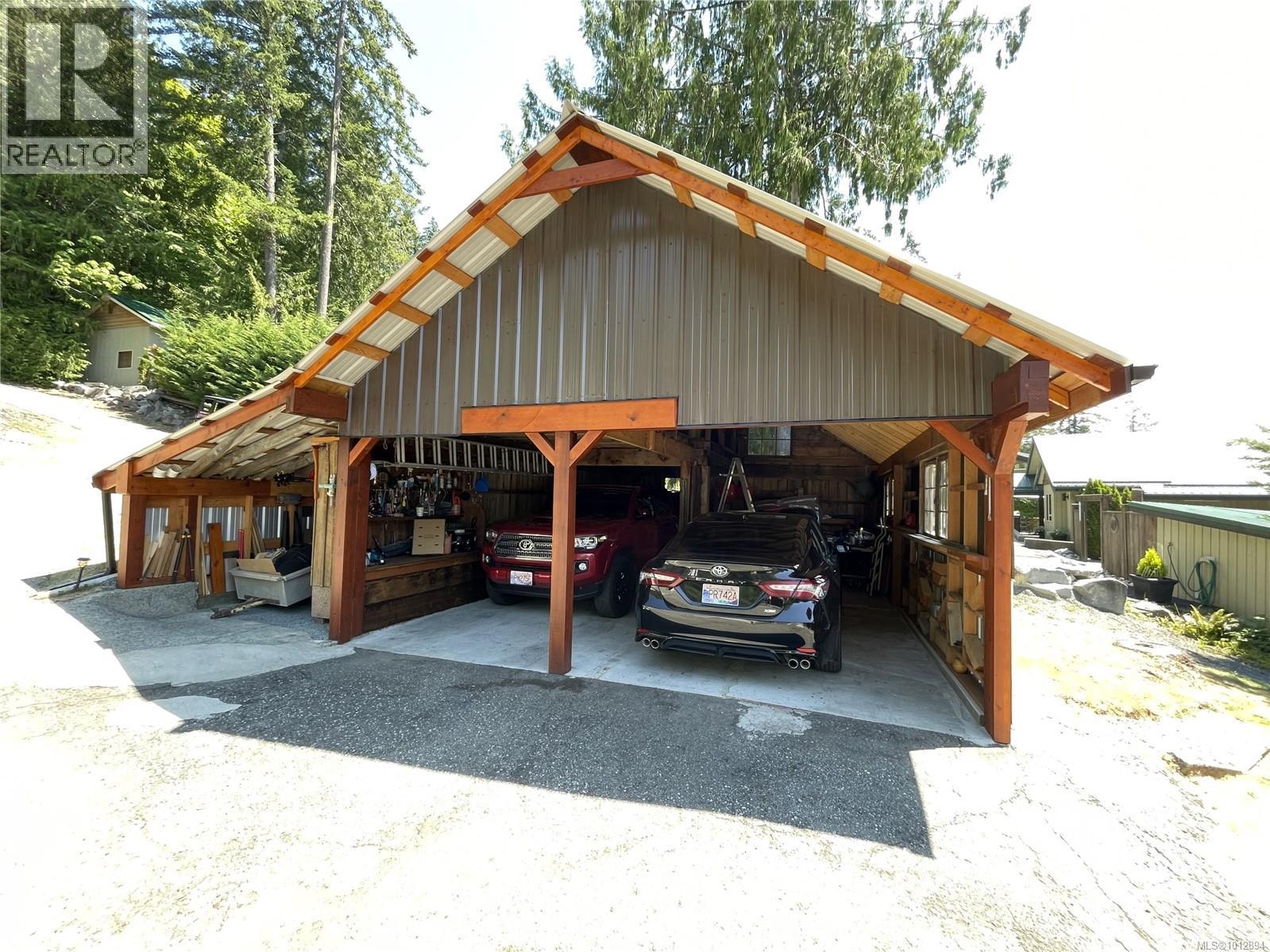 8856 Stirling Arm Dr, Port Alberni