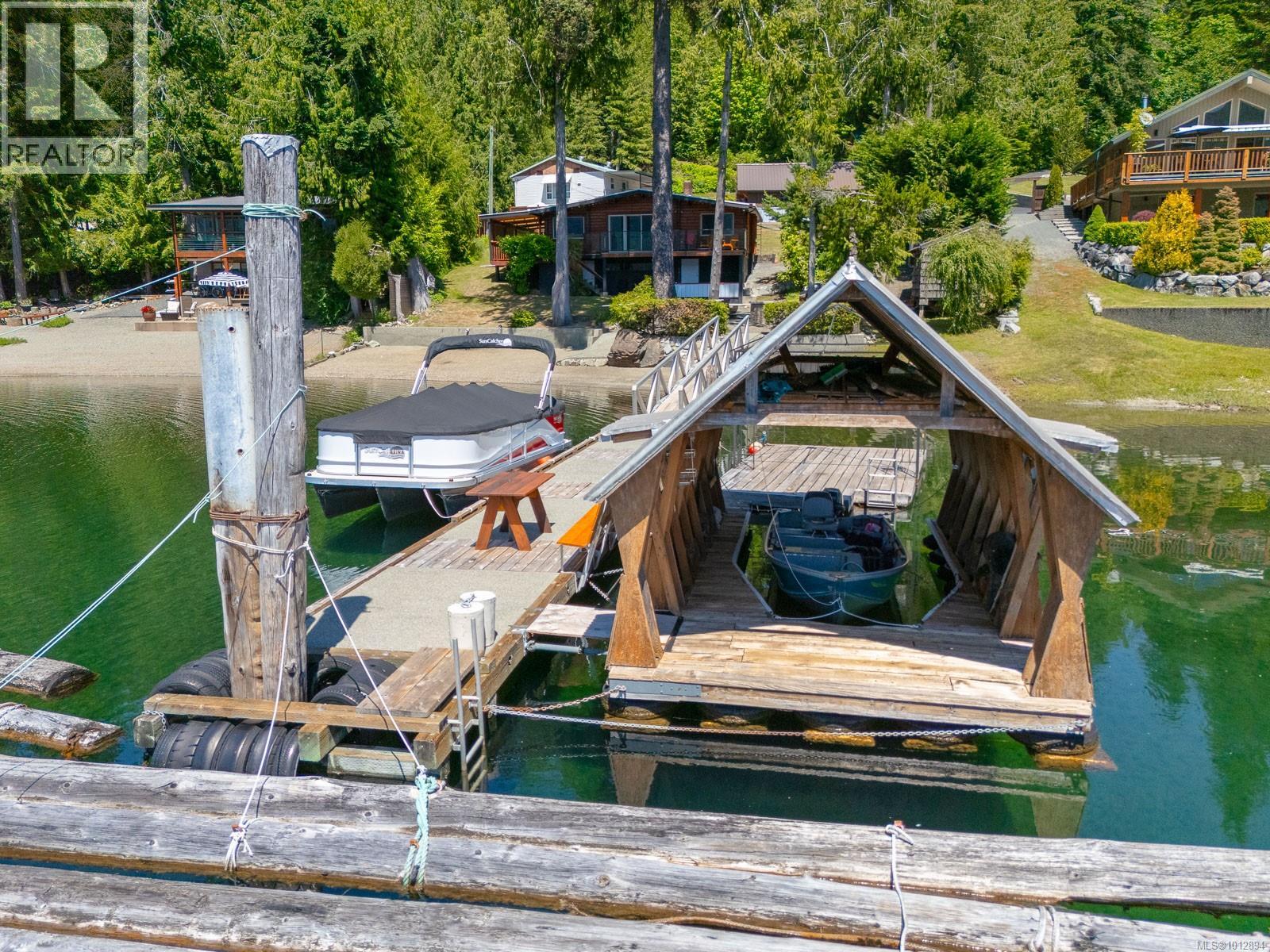 8856 Stirling Arm Dr, Port Alberni