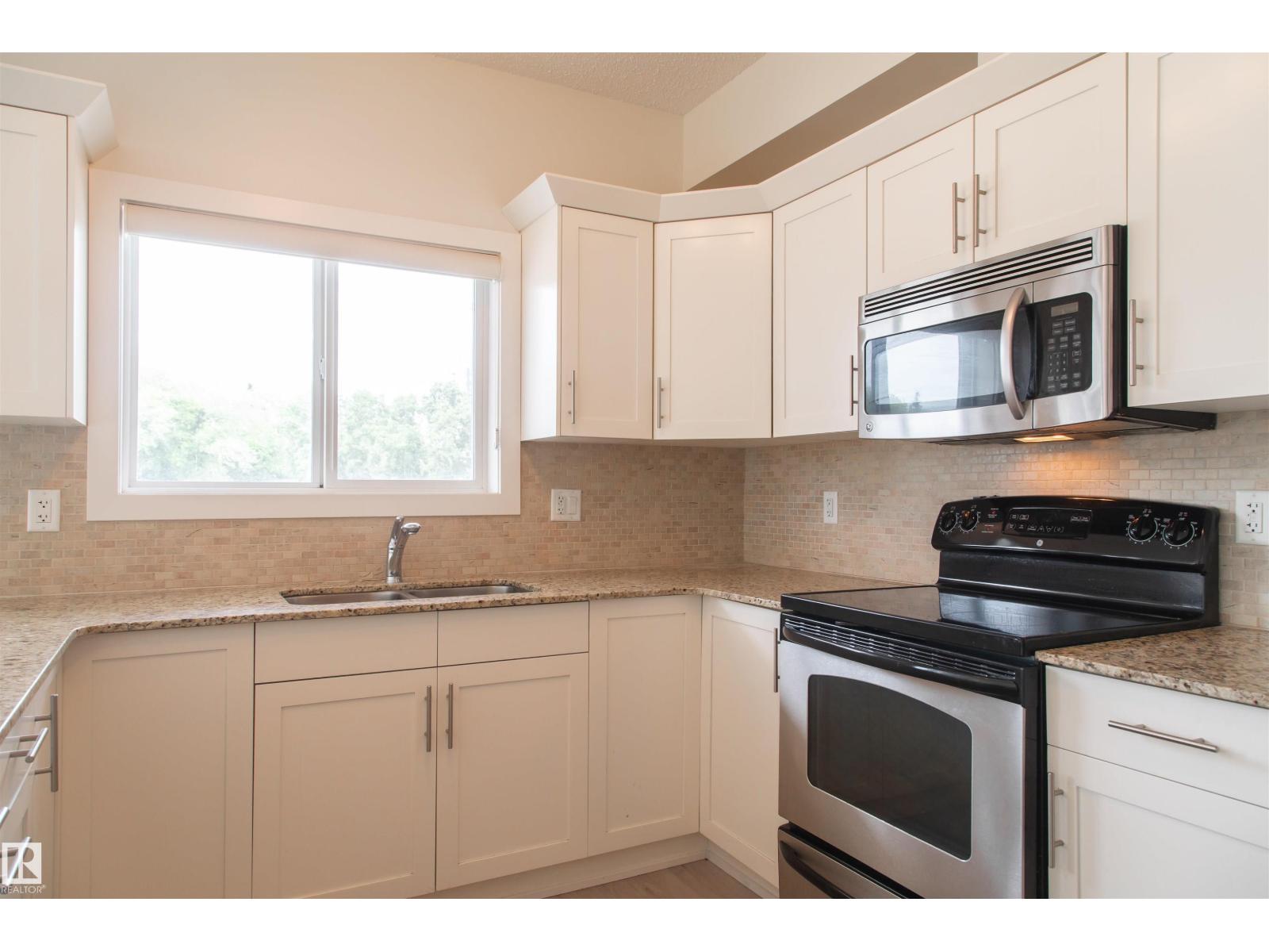 Photo 8 of 304 10524 77 Av Nw, Edmonton AB