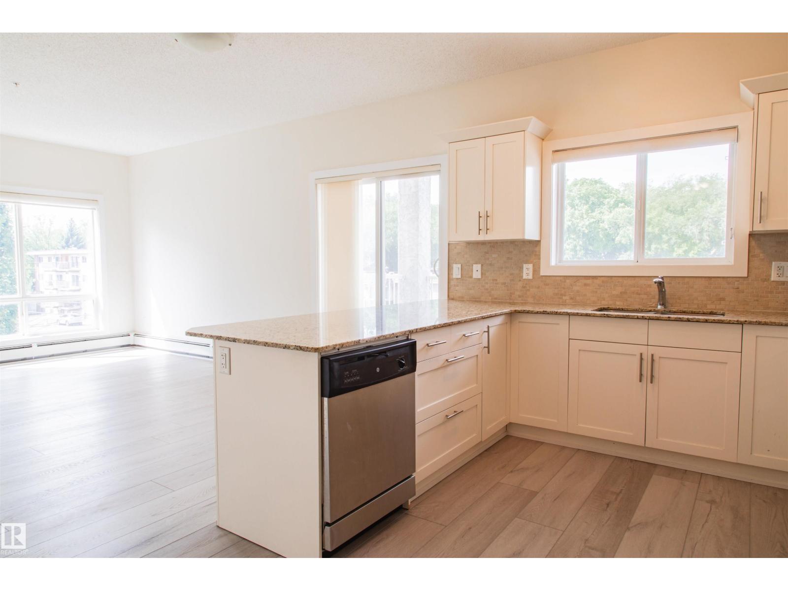 Photo 6 of 304 10524 77 Av Nw, Edmonton AB