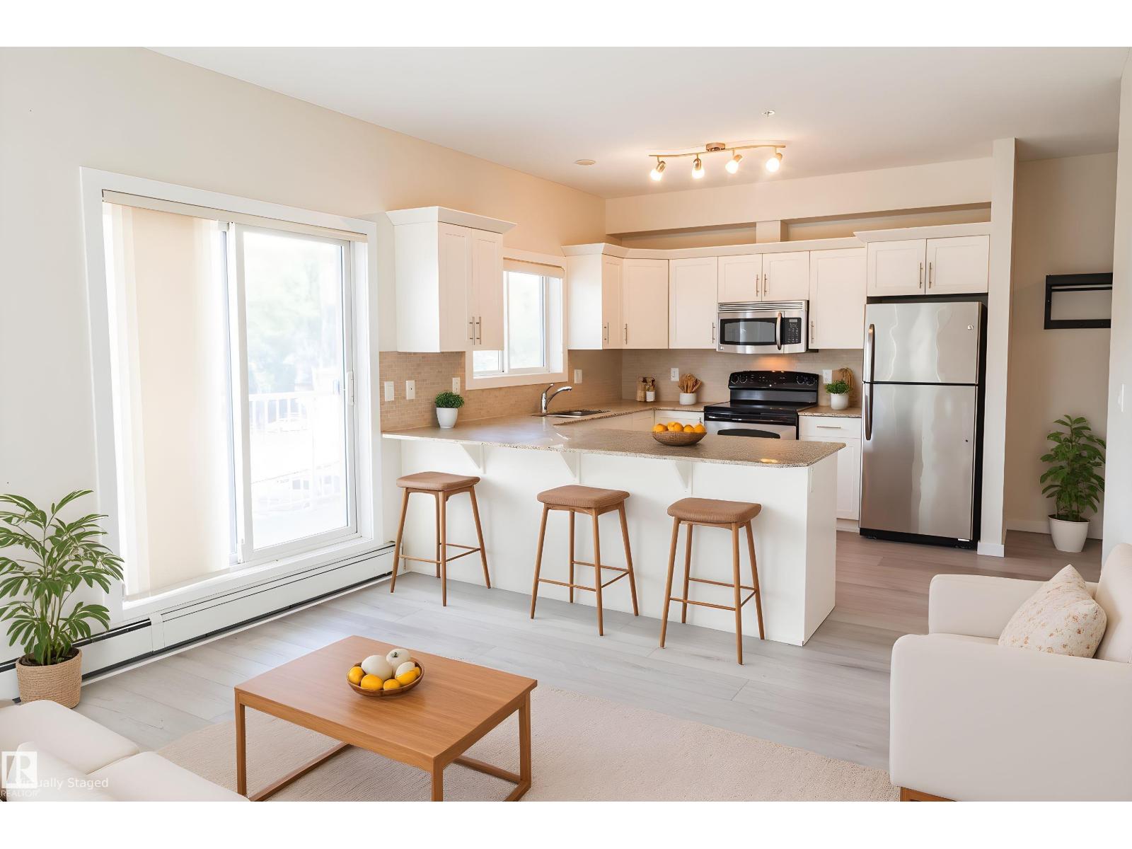 Photo 3 of 304 10524 77 Av Nw, Edmonton AB
