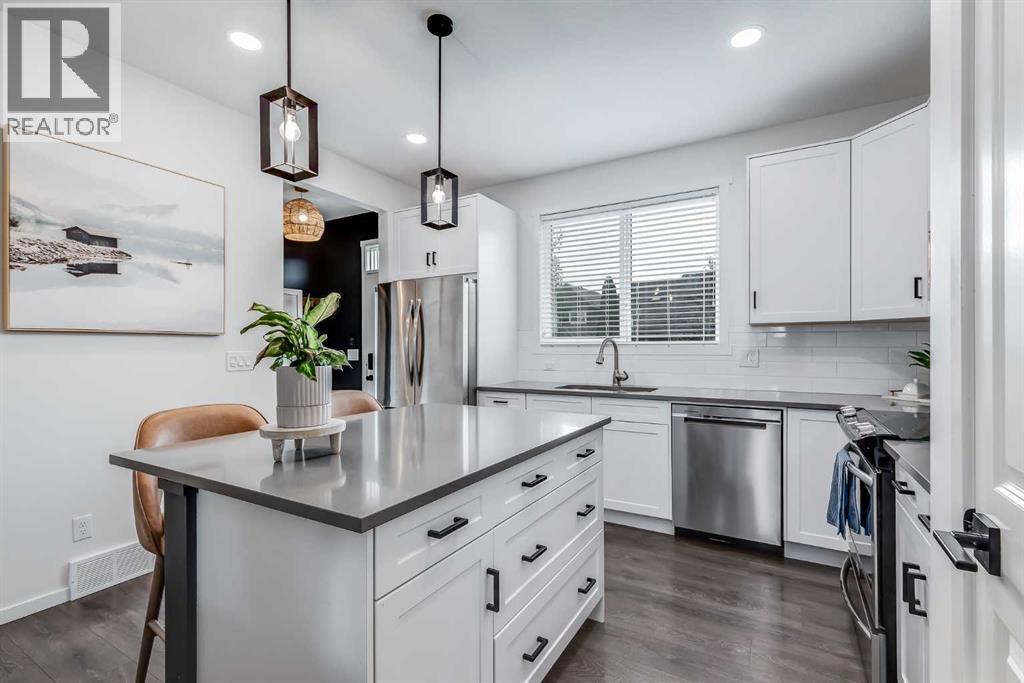 Photo 13 of 340 Kingsmere Way Se, Airdrie AB