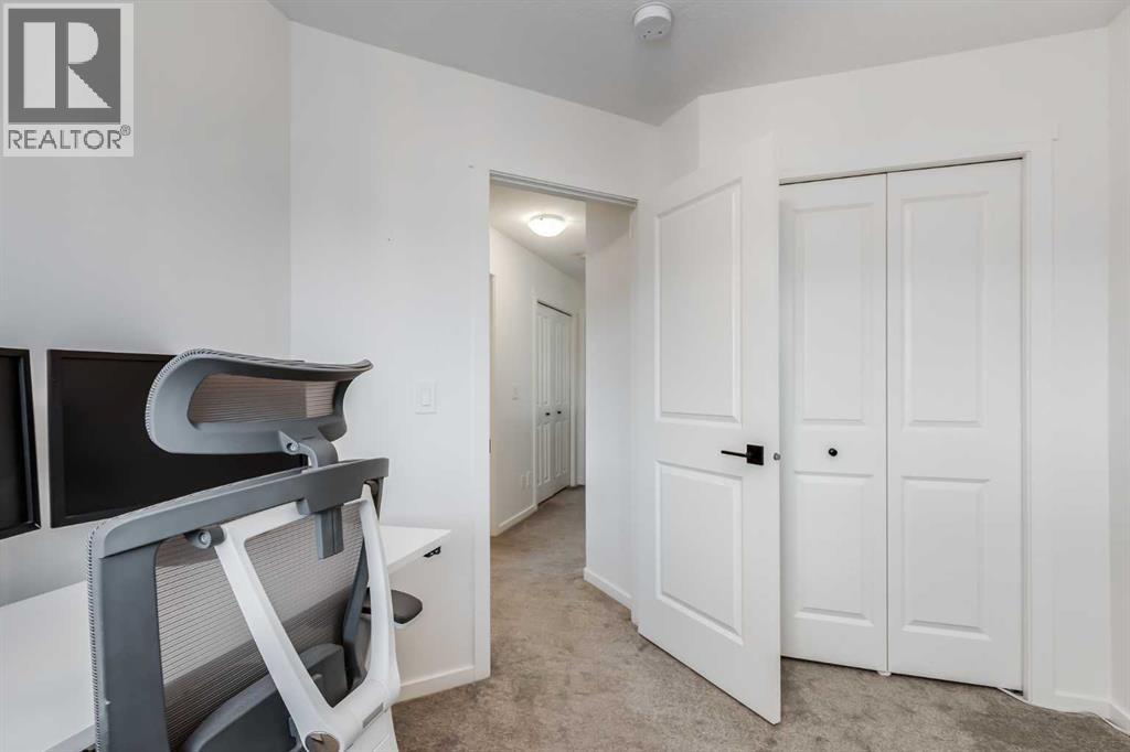 Photo 18 of 340 Kingsmere Way Se, Airdrie AB