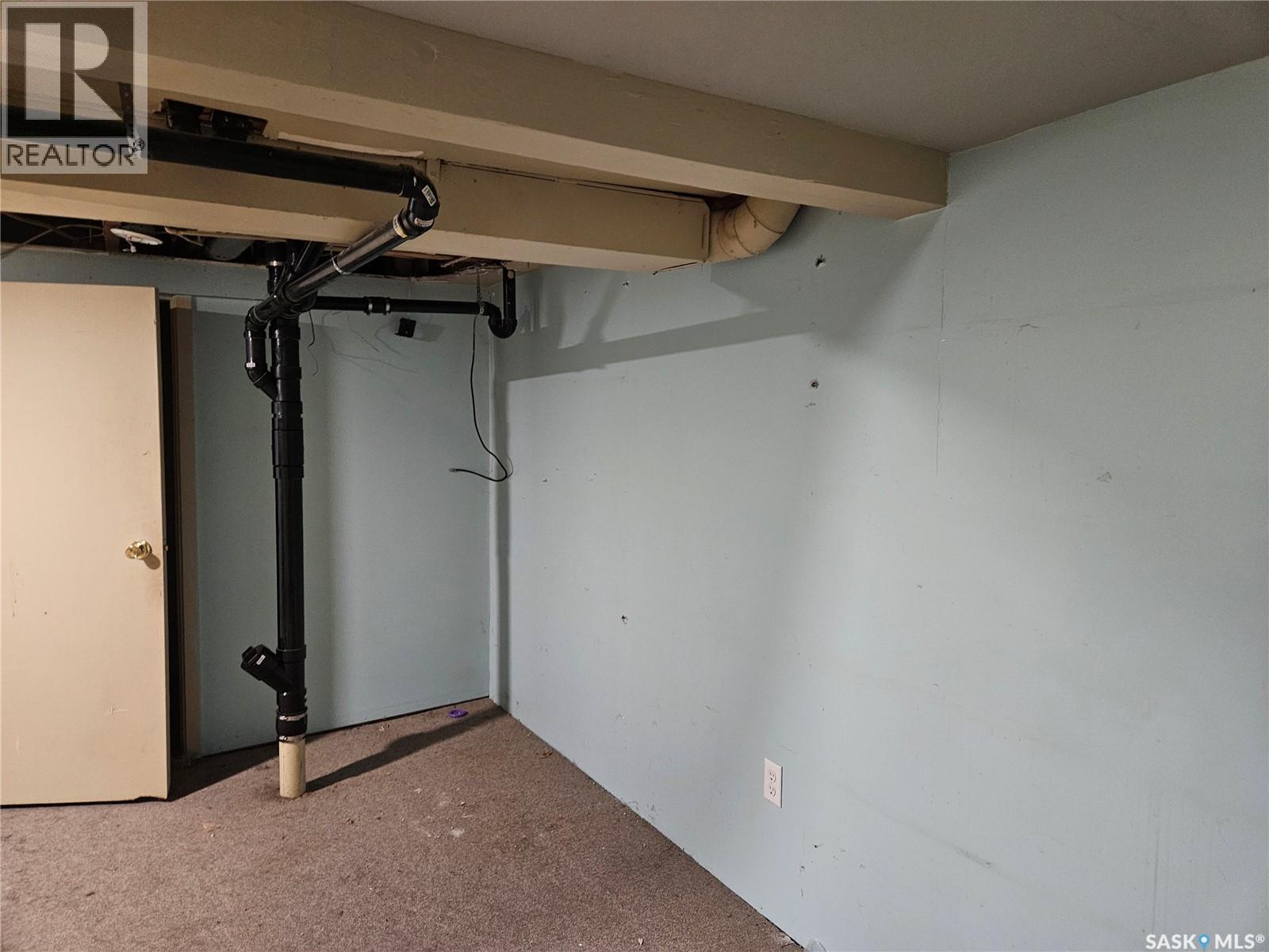 Photo 18 of 1132 M Avenue S, Saskatoon SK