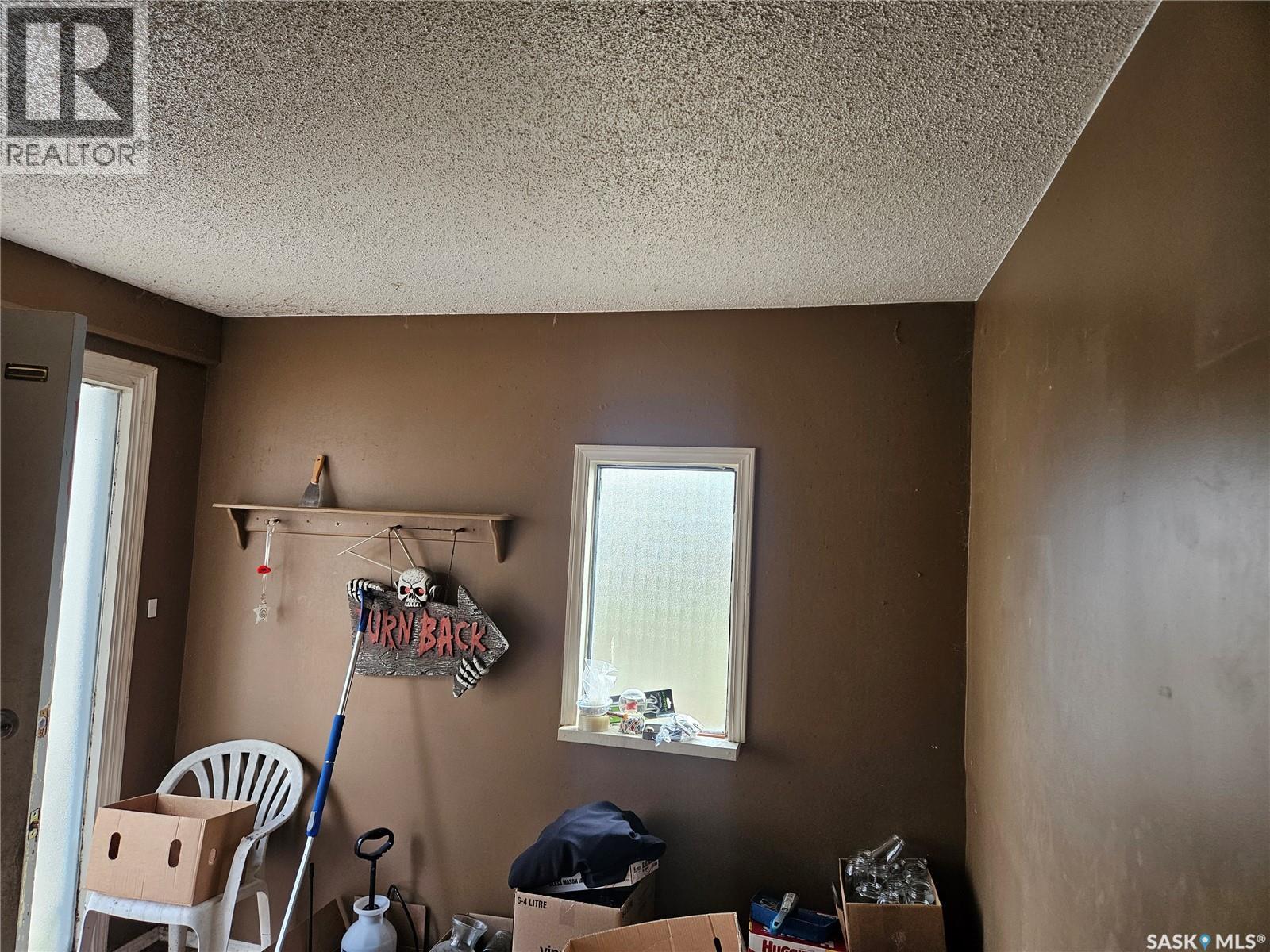 Photo 2 of 1132 M Avenue S, Saskatoon SK