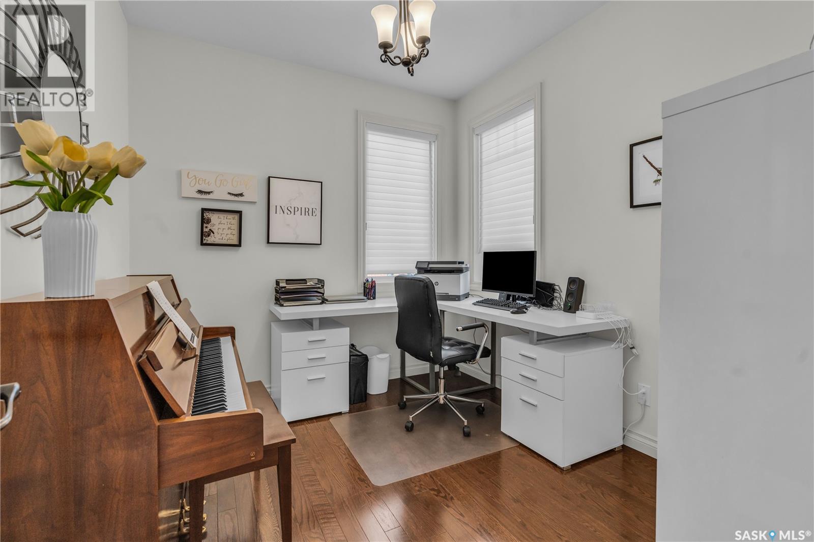 Photo 3 of 130 Skuce Place, Saskatoon SK