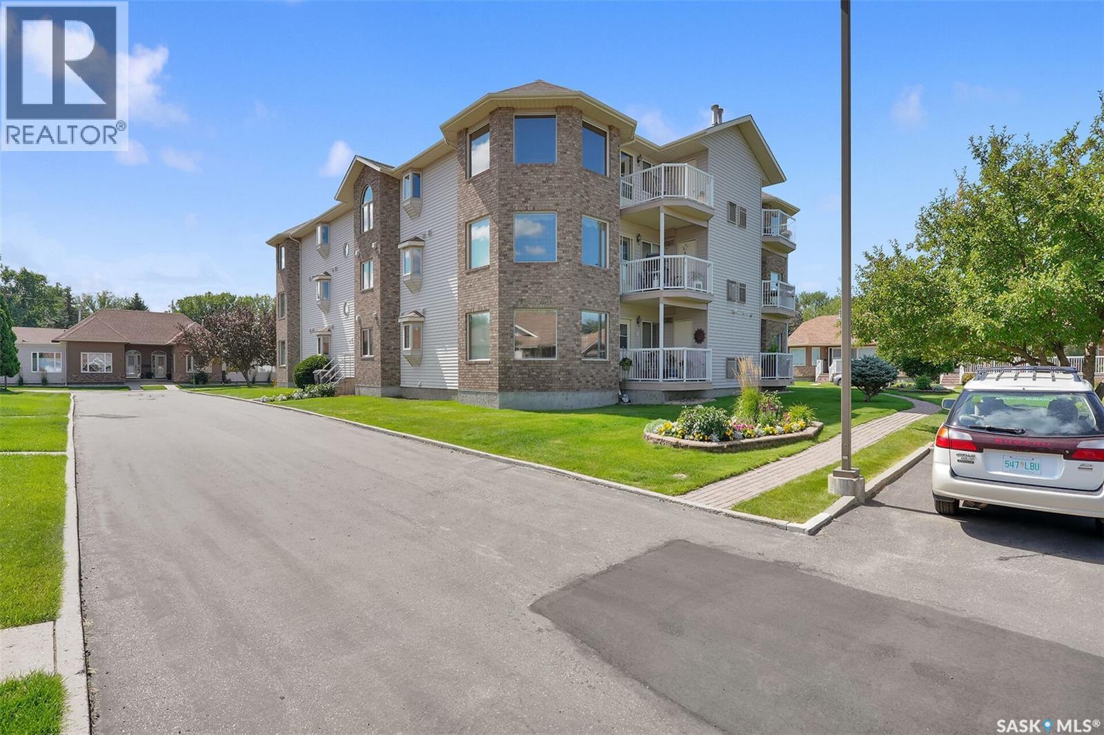Photo 3 of 311 45 Kensington Crescent Ne, Regina SK