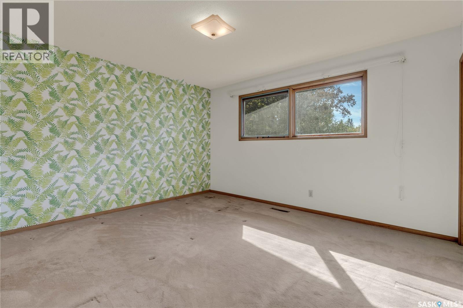 Photo 24 of 73 Tibbits Road, Regina SK