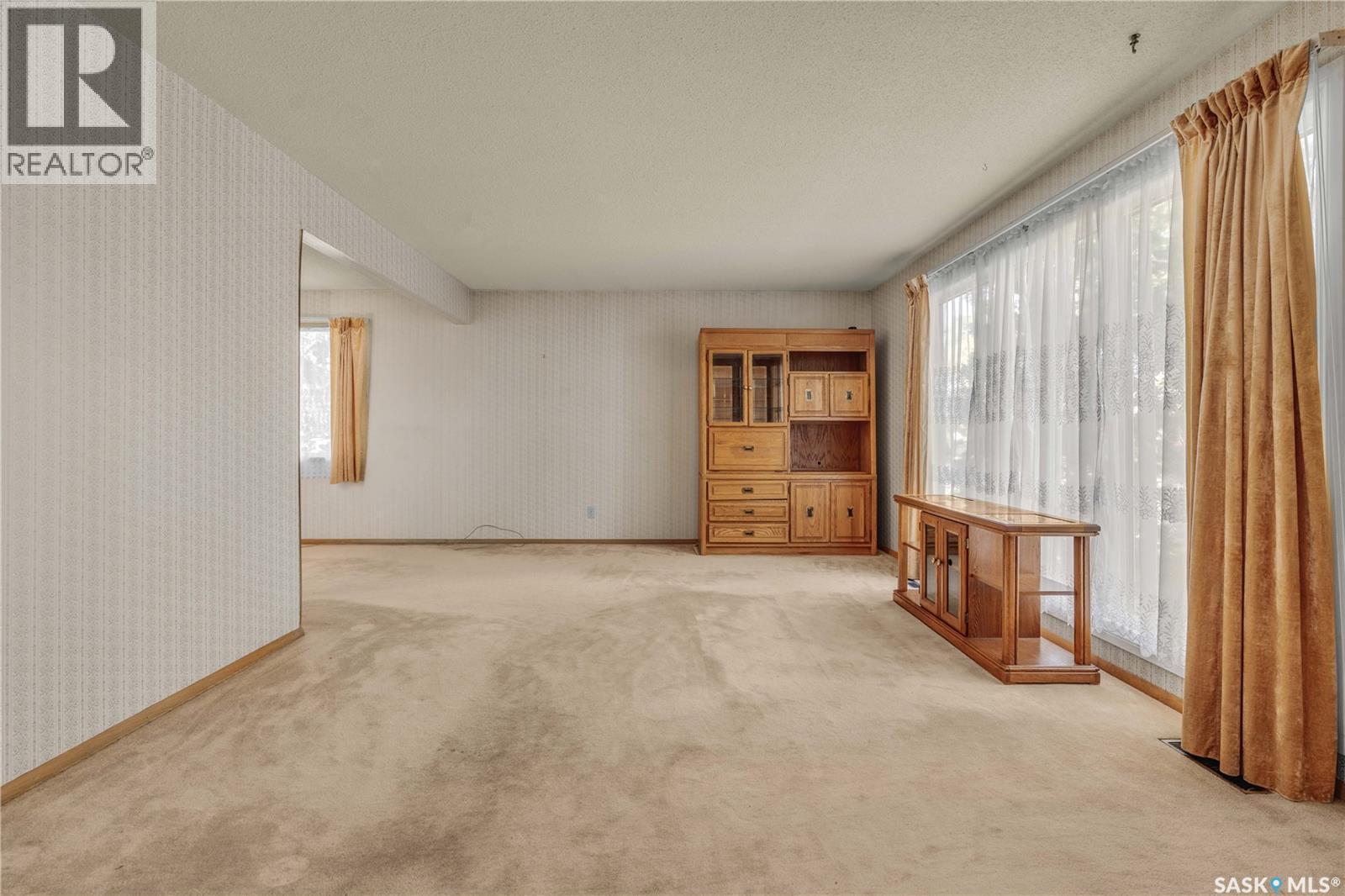 Photo 5 of 73 Tibbits Road, Regina SK