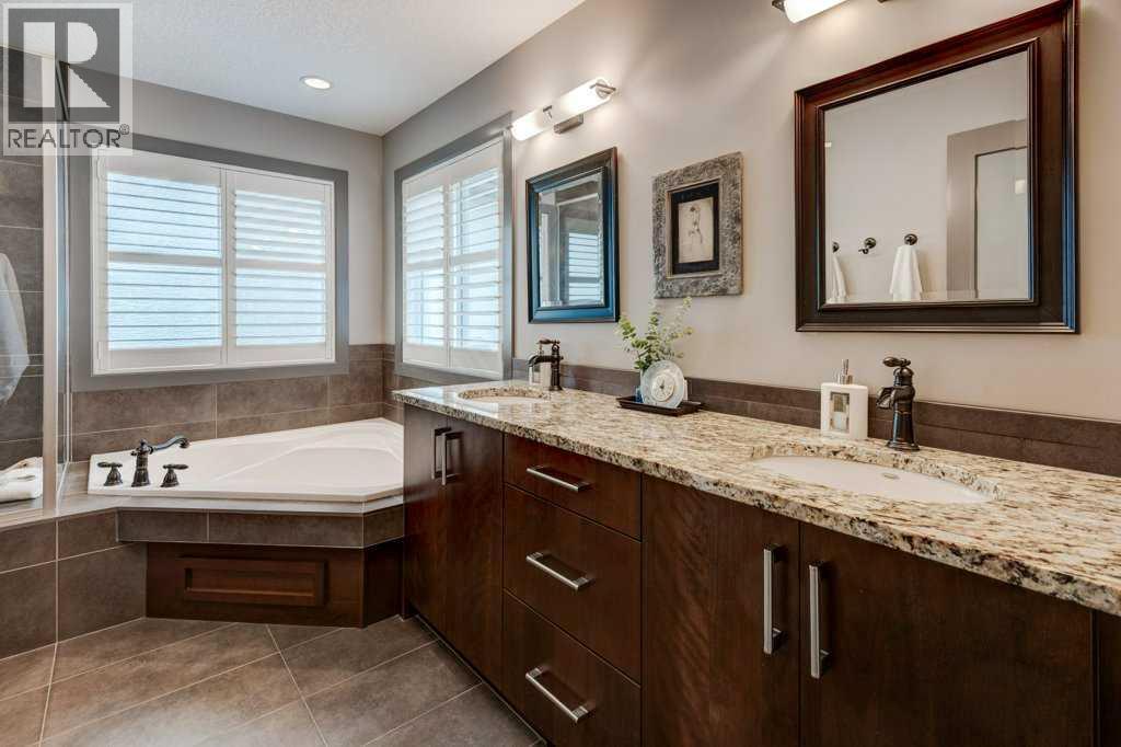Photo 18 of 250 Cranarch Circle Se, Calgary AB