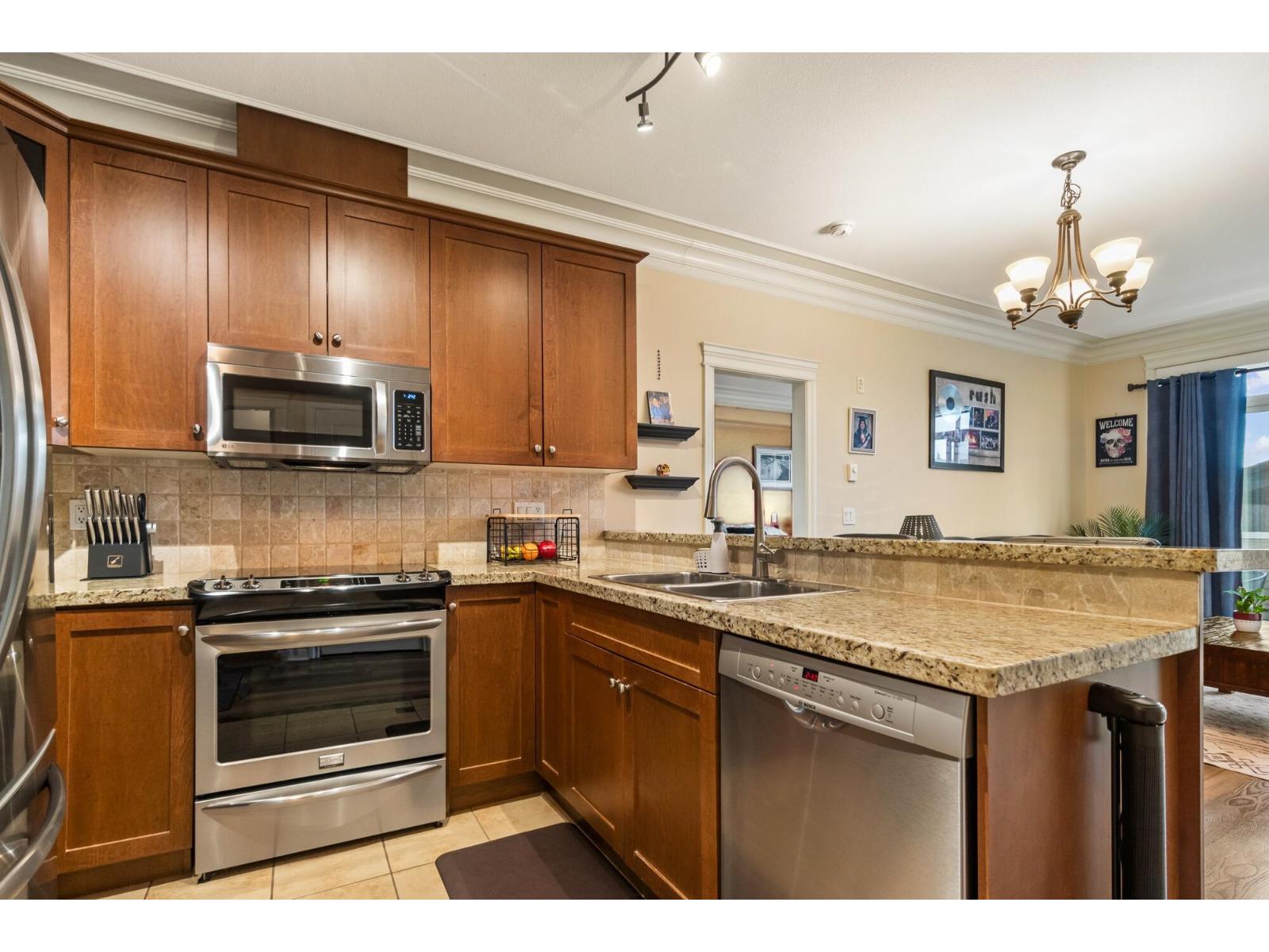 Photo 7 of 222 32729 Garibaldi Drive, Abbotsford BC