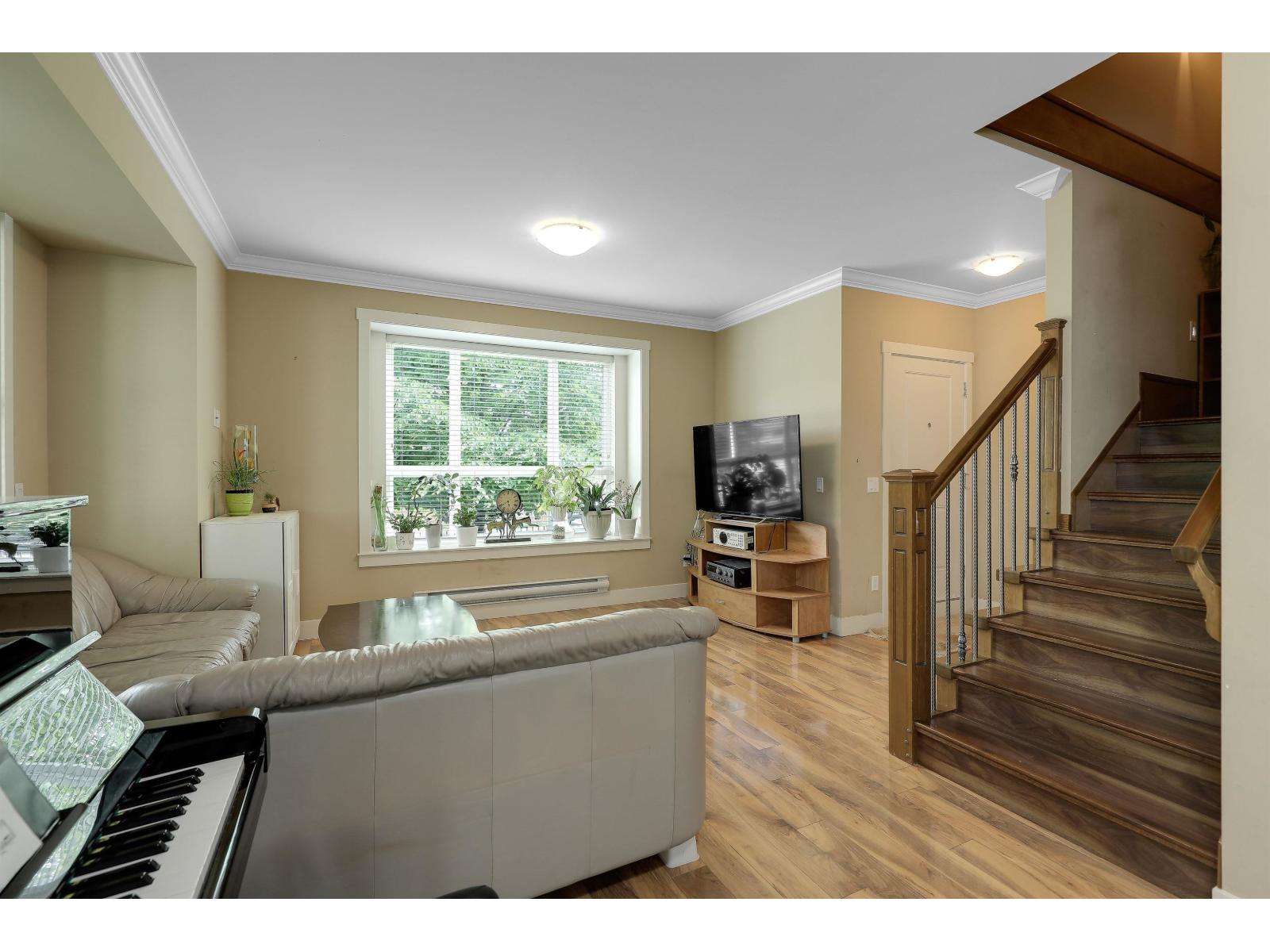 Photo 9 of 11 9077 150th Avenue, Surrey BC