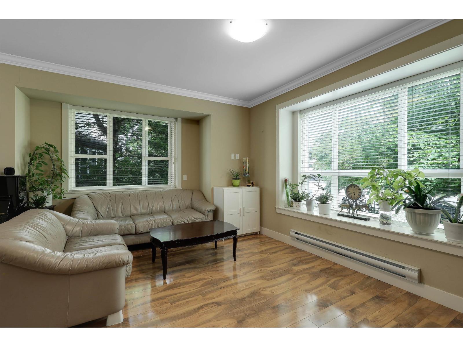Photo 6 of 11 9077 150th Avenue, Surrey BC