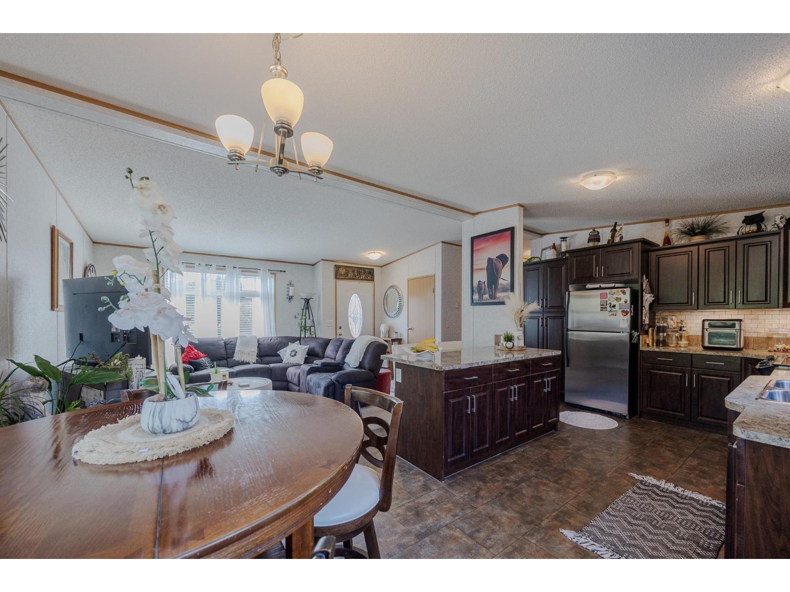 Photo 11 of 19 8220 King George Boulevard, Surrey BC