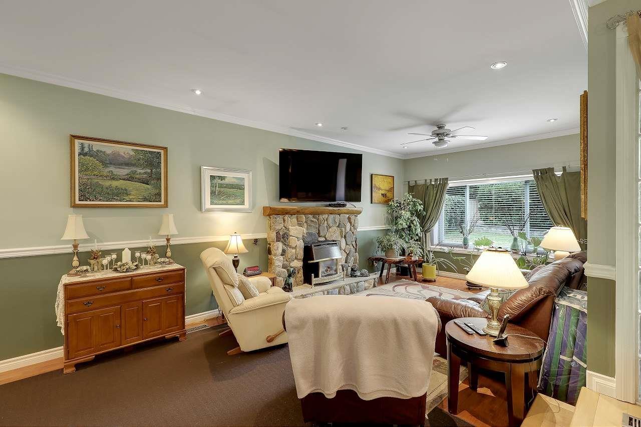 Photo 9 of 20571 46 A Avenue, Langley BC