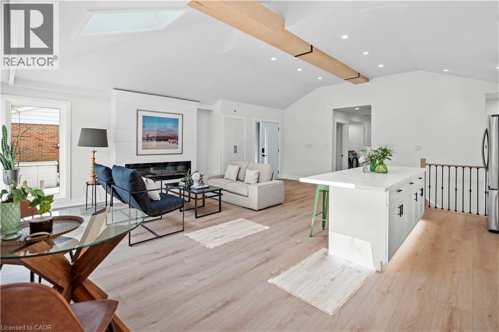 Photo 17 of 15 Hardale Crescent, Hamilton ON