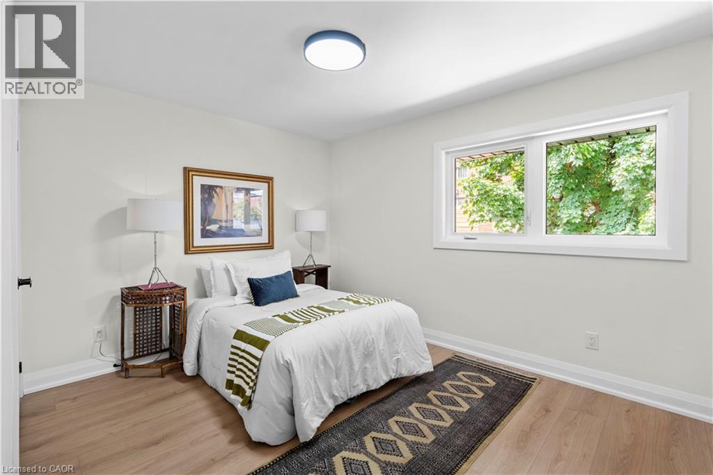 Photo 22 of 15 Hardale Crescent, Hamilton ON