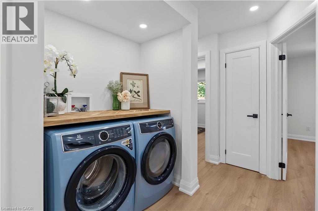 Photo 25 of 15 Hardale Crescent, Hamilton ON