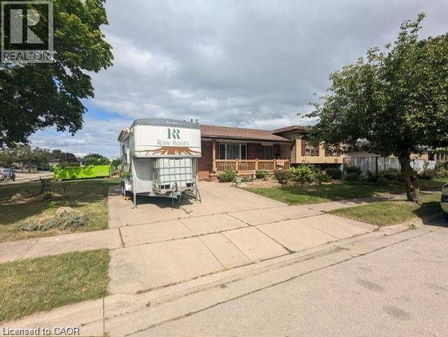Photo 2 of 255 Celtic Drive, Stoney Creek ON