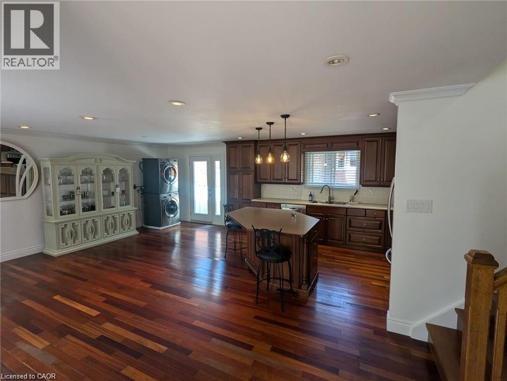 Photo 8 of 255 Celtic Drive, Stoney Creek ON