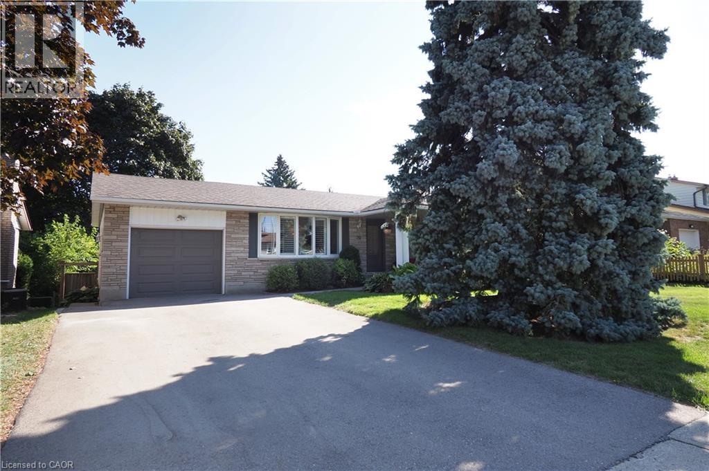 Photo 2 of 20 Gay Crescent, Kitchener ON