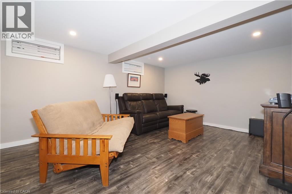 Photo 31 of 20 Gay Crescent, Kitchener ON