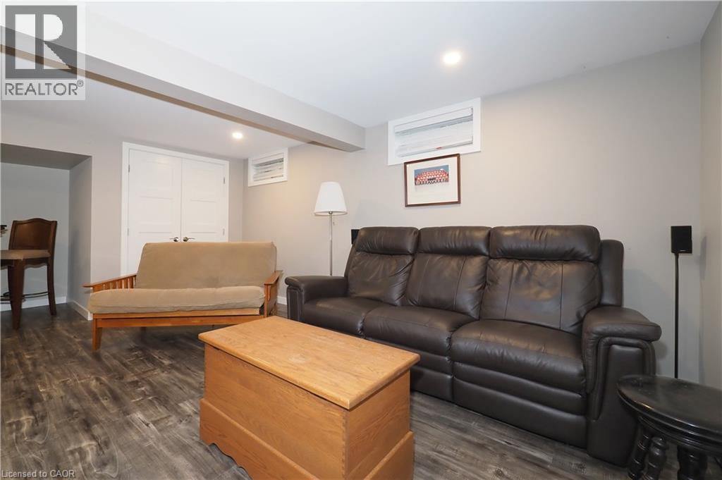 Photo 32 of 20 Gay Crescent, Kitchener ON