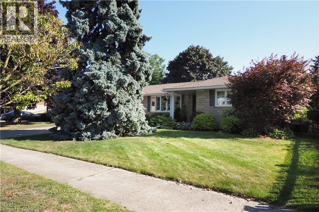 Photo 5 of 20 Gay Crescent, Kitchener ON