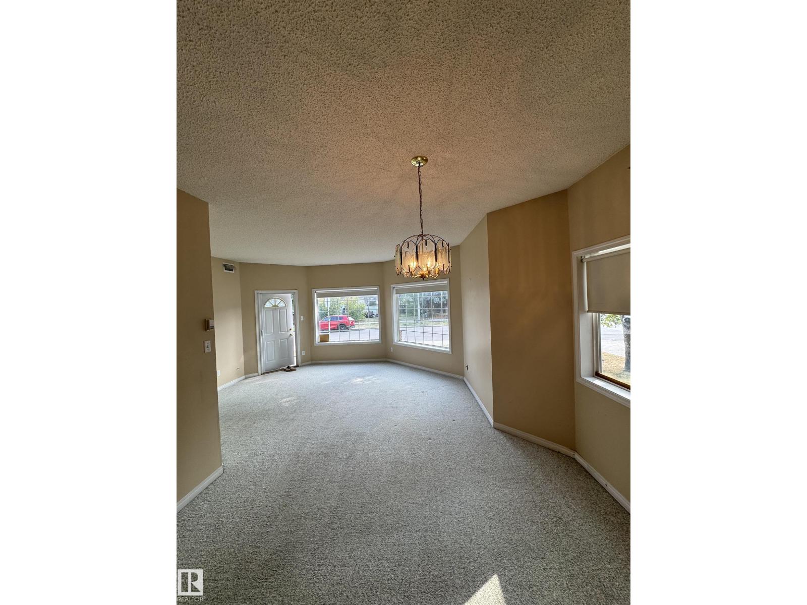 Photo 19 of 101 11308 130 Av Nw, Edmonton AB