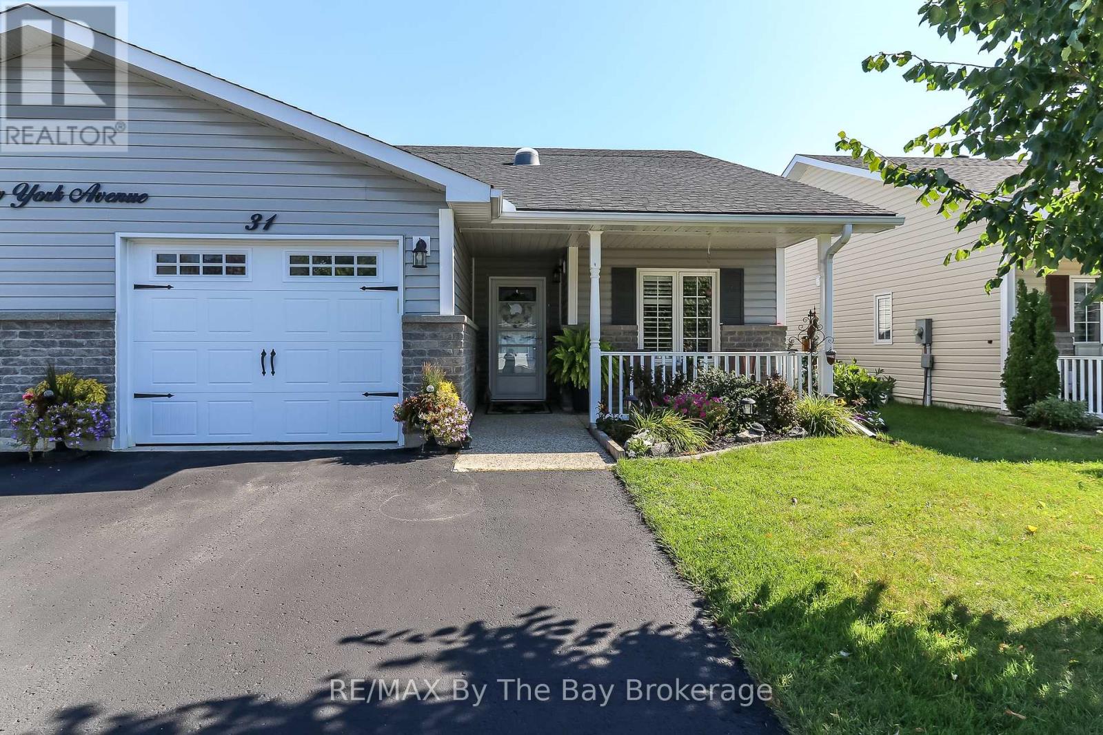 Photo 33 of 31 New York Avenue, Wasaga Beach ON