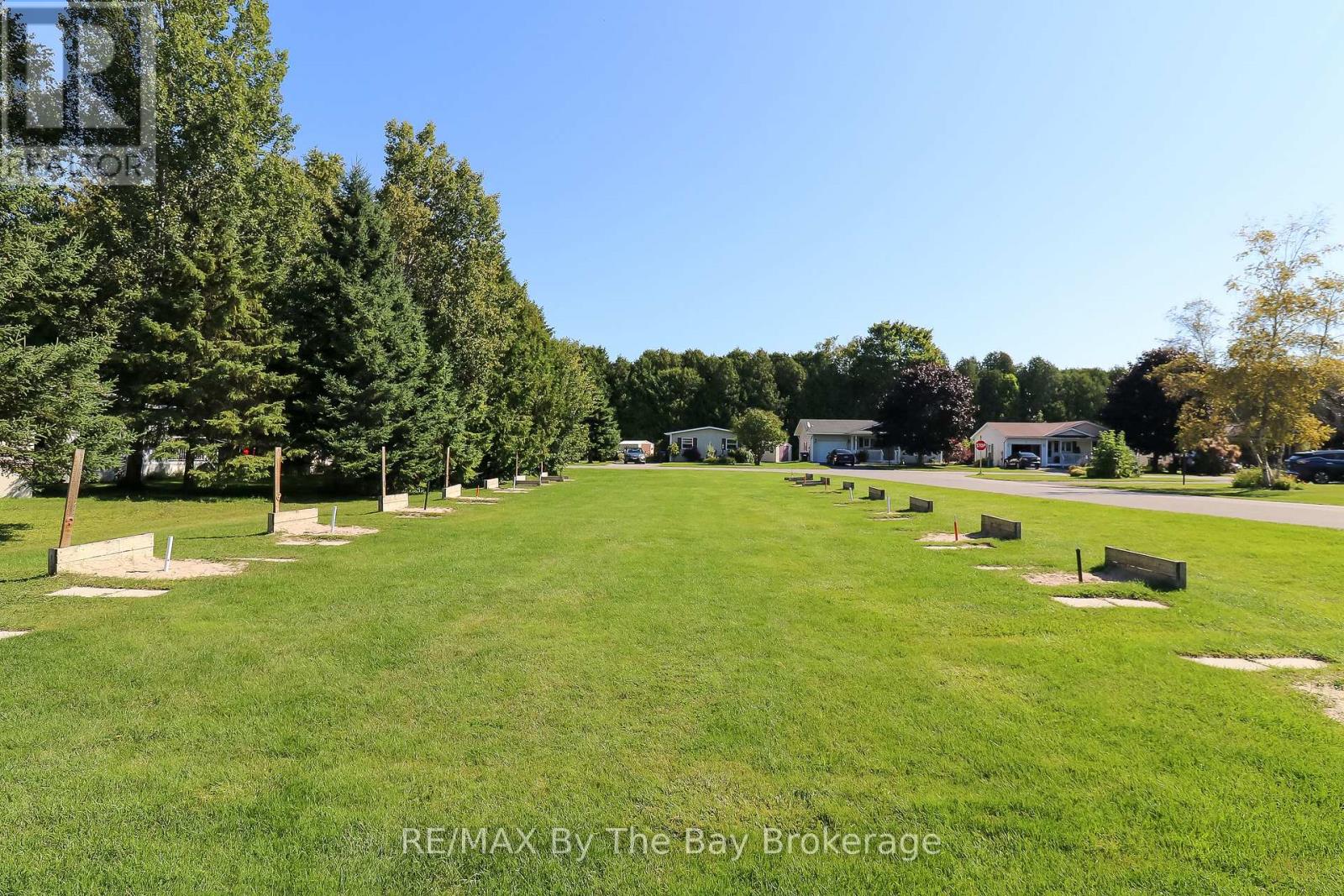 Photo 40 of 31 New York Avenue, Wasaga Beach ON