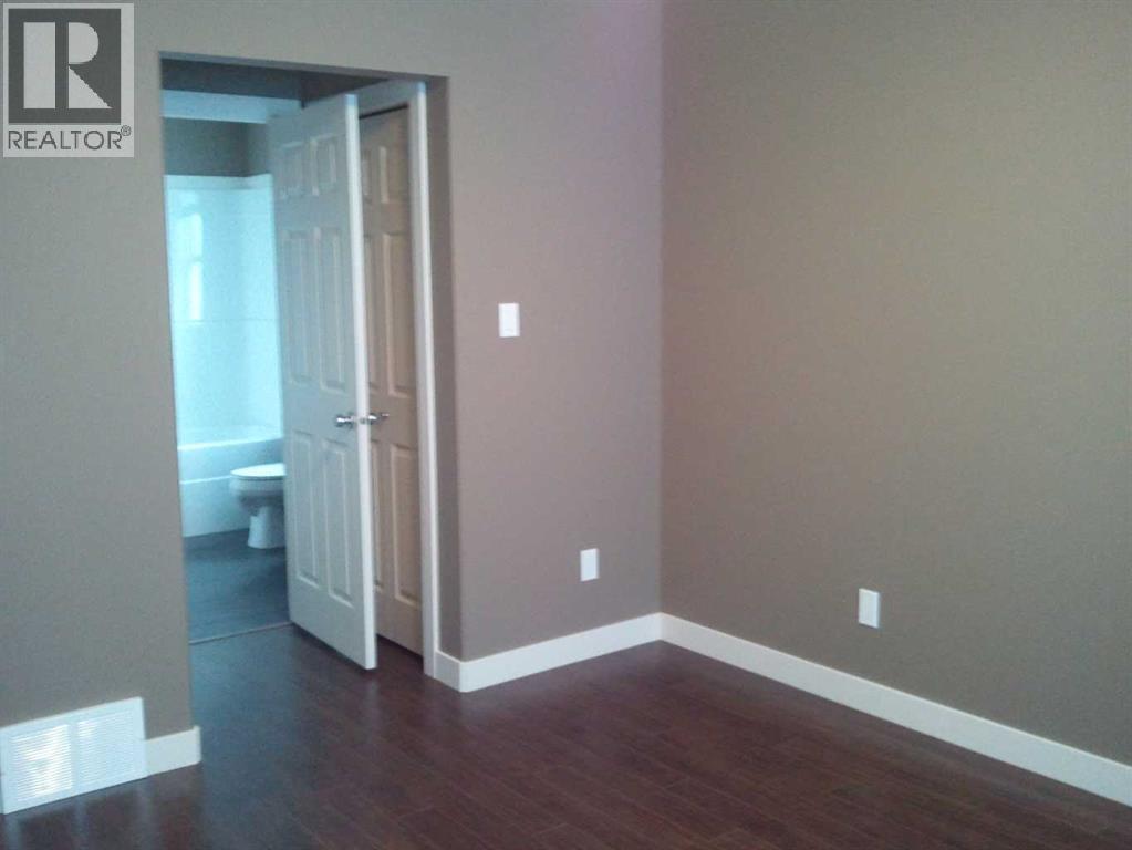 Photo 7 of 7414 115 A Street, Grande Prairie AB
