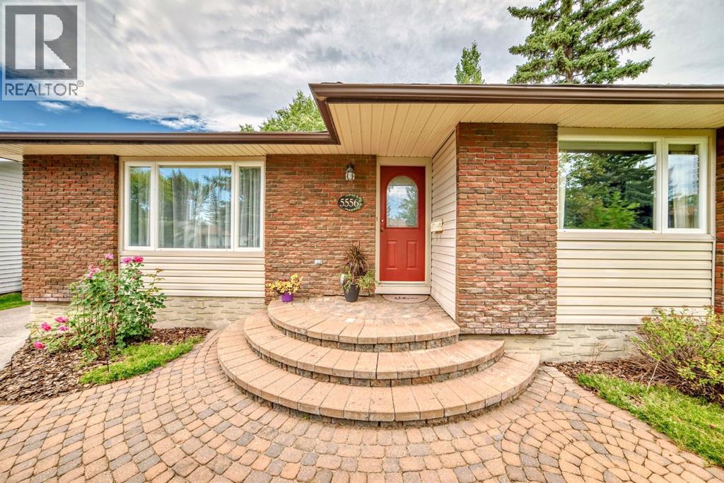 Photo 1 of 5556 Dalhart Hill Nw, Calgary AB