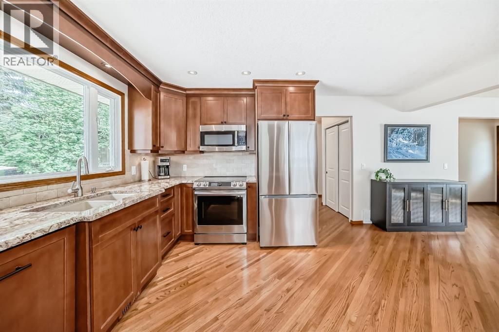 Photo 6 of 5556 Dalhart Hill Nw, Calgary AB