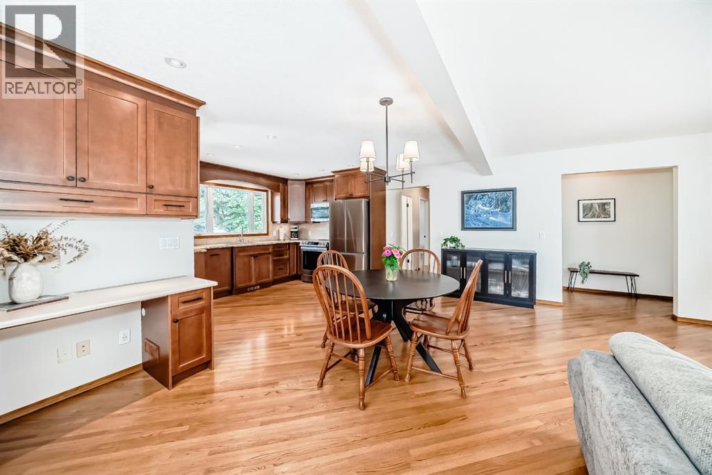 Photo 12 of 5556 Dalhart Hill Nw, Calgary AB