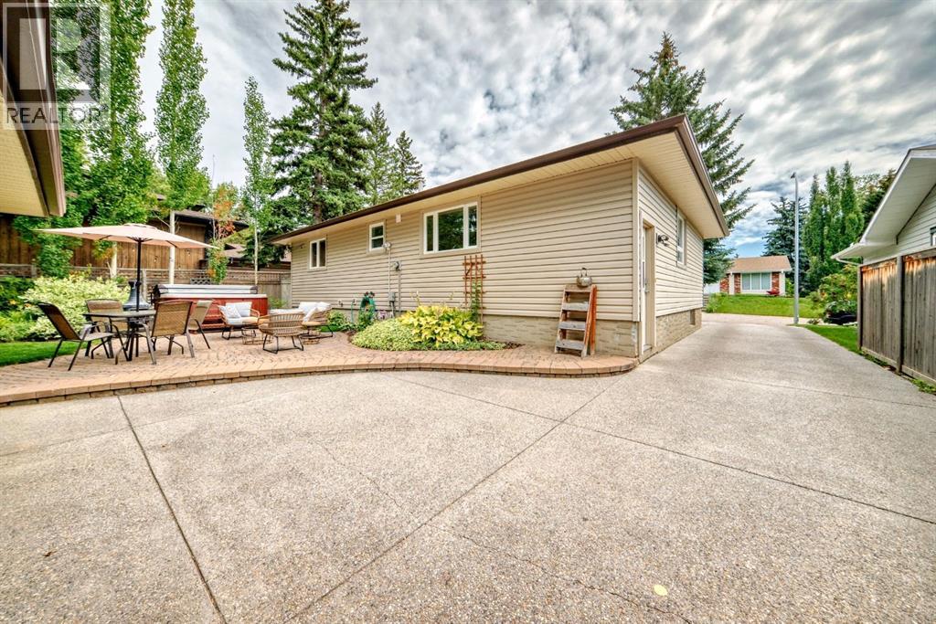 Photo 35 of 5556 Dalhart Hill Nw, Calgary AB