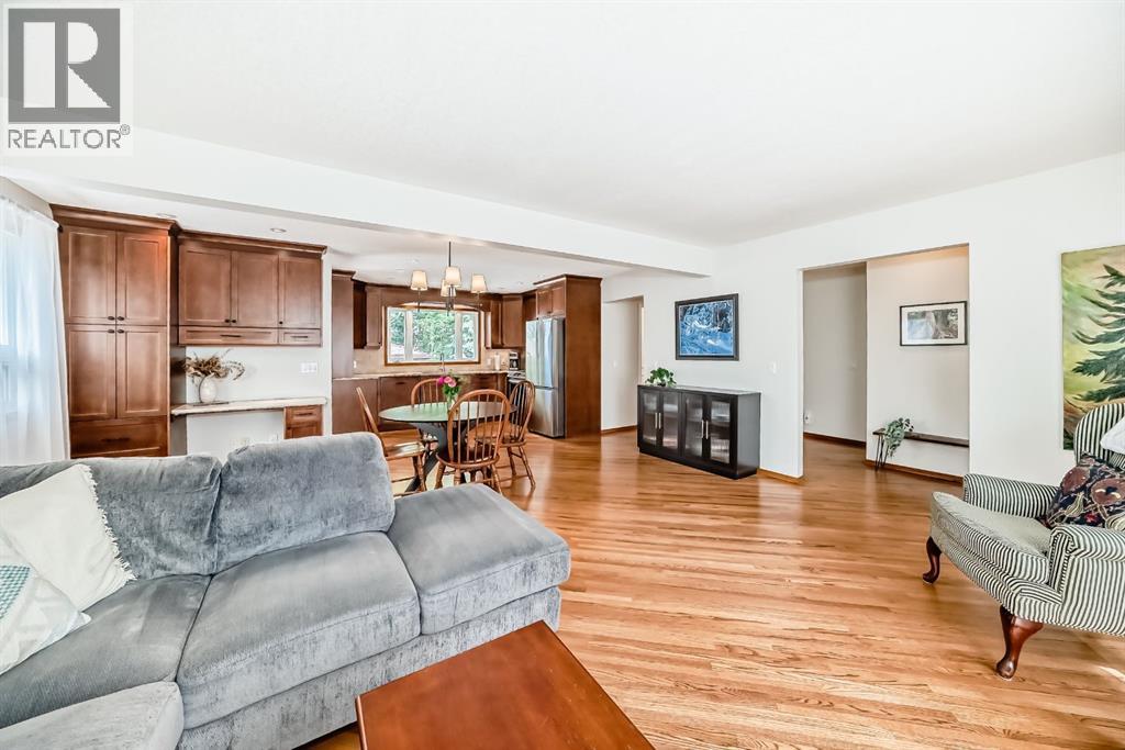 Photo 16 of 5556 Dalhart Hill Nw, Calgary AB