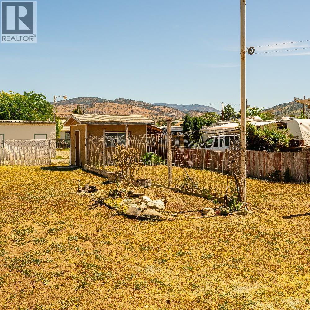 5875 Okanagan Street, Oliver